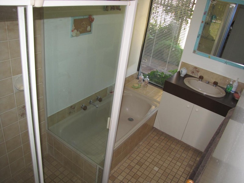 10 Woodlands Road, Golden Bay WA 6174