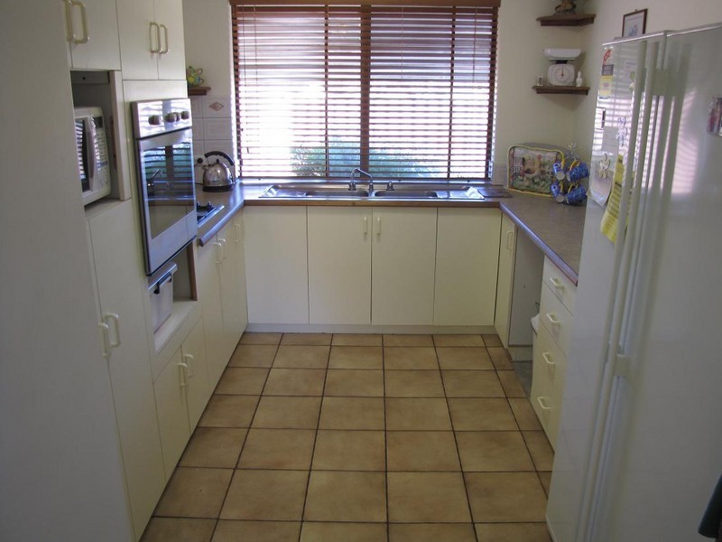 10 Woodlands Road, Golden Bay WA 6174