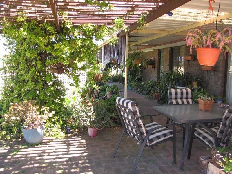 10 Woodlands Road, Golden Bay WA 6174