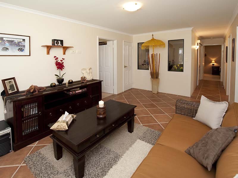 10 Baltimore Gardens, Port Kennedy WA 6172