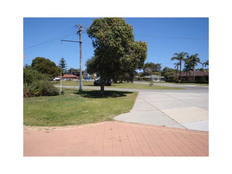 9A Tyne Ct, Safety Bay WA 6169