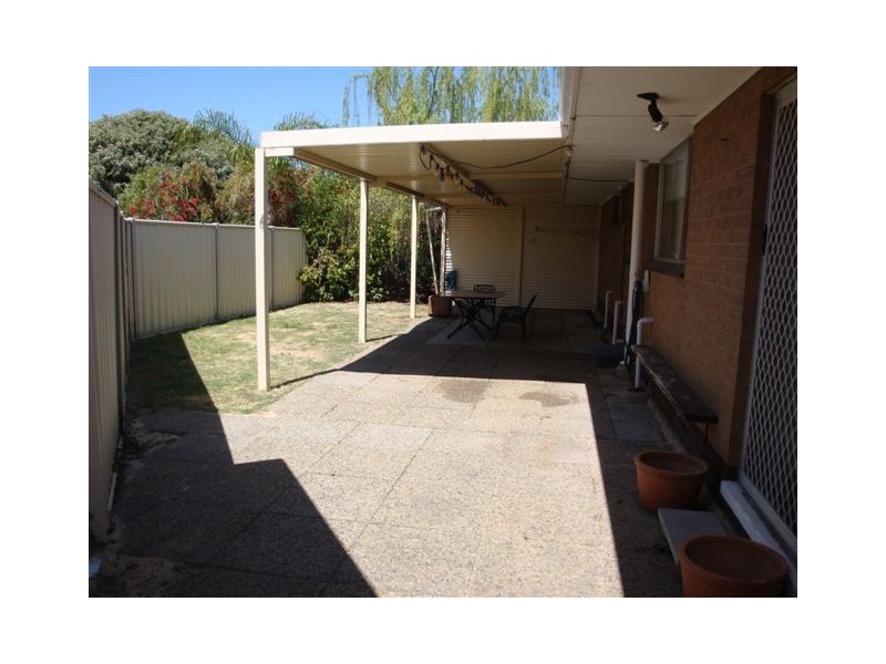 9A Tyne Ct, Safety Bay WA 6169