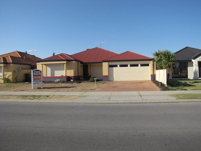 15 Pamplona Bvd, Port Kennedy WA 6172