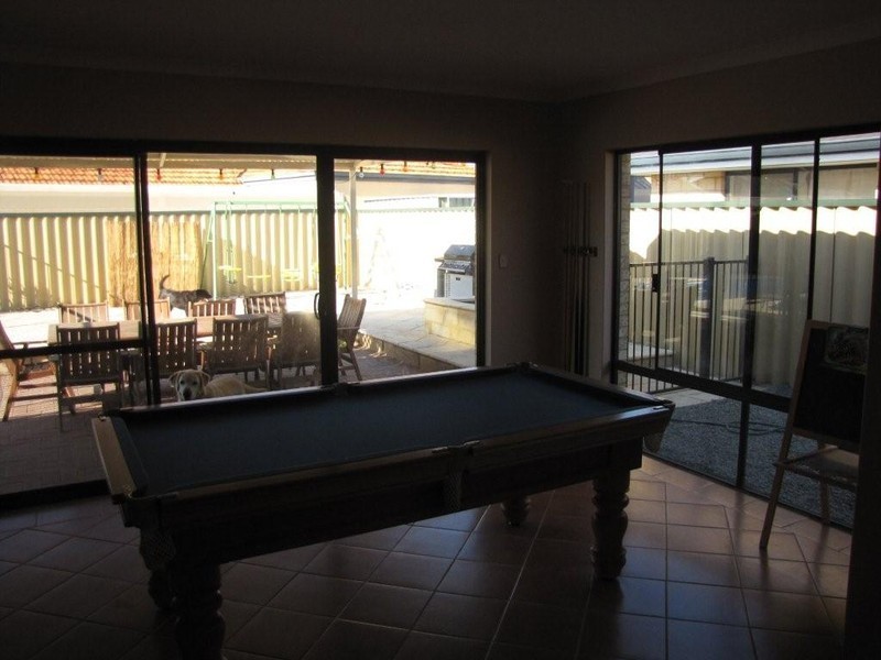 15 Pamplona Bvd, Port Kennedy WA 6172