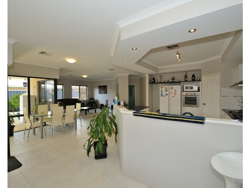 8 Lantana Way, Baldivis WA 6171