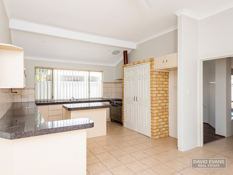 666 Safety Bay Rd, Waikiki WA 6169