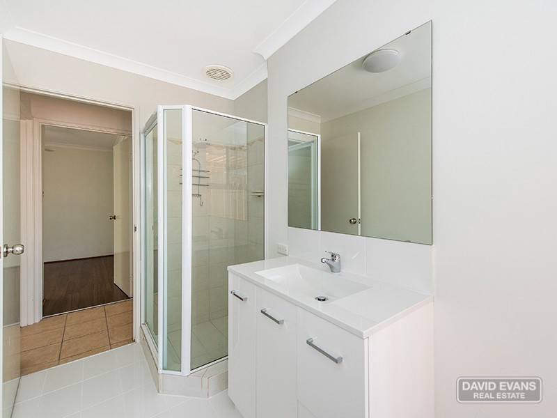 666 Safety Bay Rd, Waikiki WA 6169