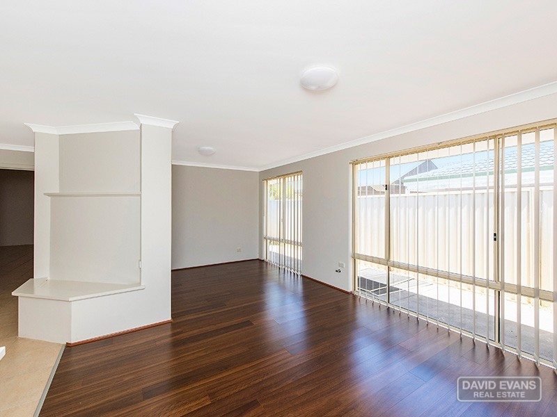 666 Safety Bay Rd, Waikiki WA 6169