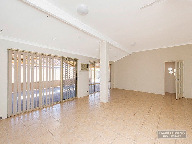 666 Safety Bay Rd, Waikiki WA 6169