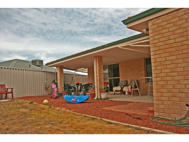 5 Fremont Cresent, Secret Harbour WA 6173
