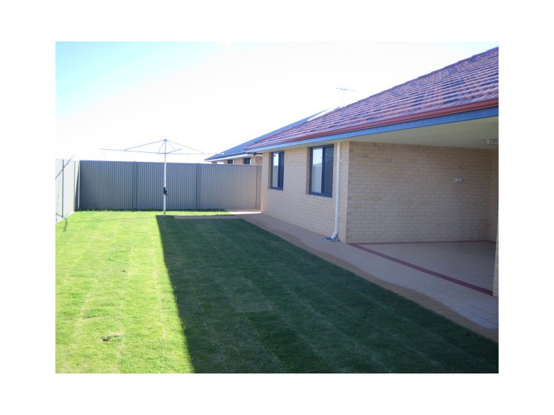 109 Harrington Waters Drive, Waikiki WA 6169