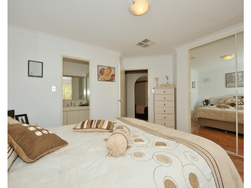 26 Fathom Ramble, Waikiki WA 6169