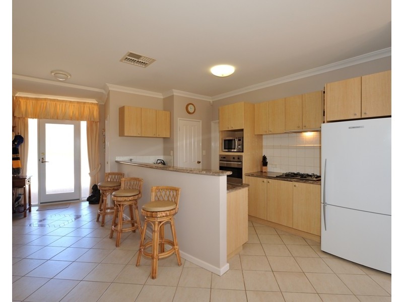 2 Ocean Point Close, Port Kennedy WA 6172