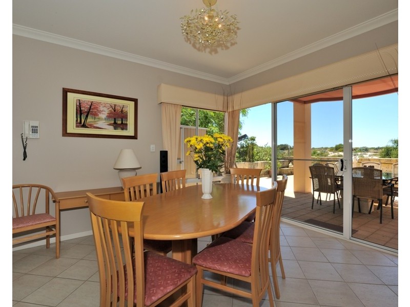 2 Ocean Point Close, Port Kennedy WA 6172