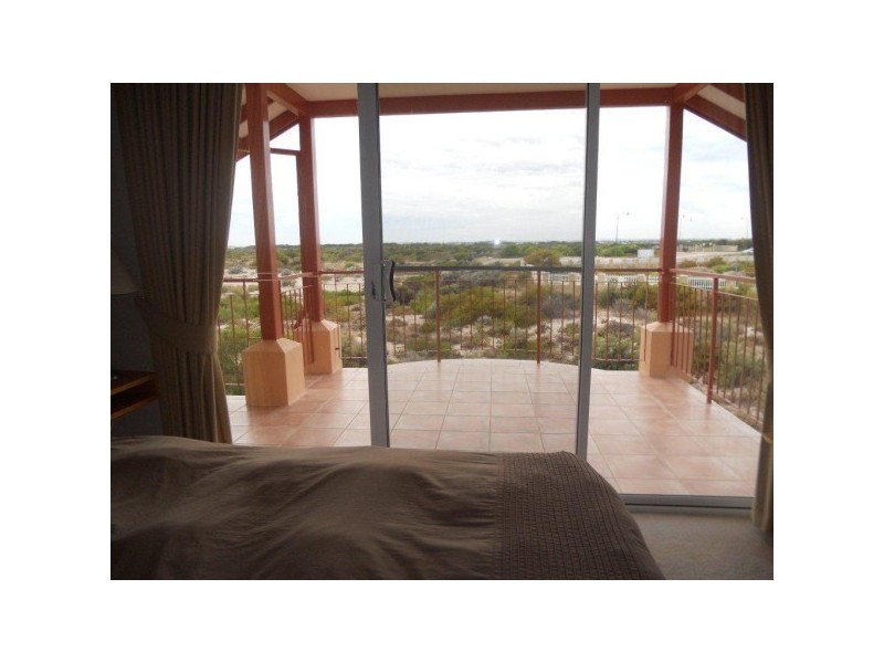 2 Ocean Point Close, Port Kennedy WA 6172