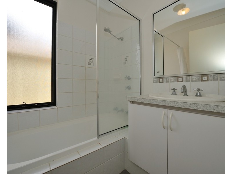 6 Gorman Place, Calista WA 6167