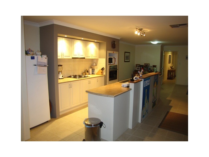 18 Heyerdahl Way, Dudley Park WA 6210