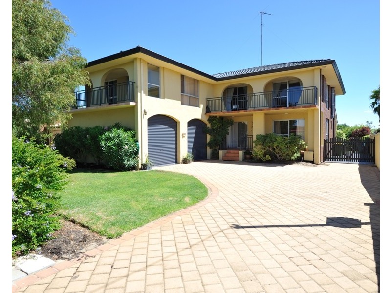 102 Penguin Road, Safety Bay WA 6169