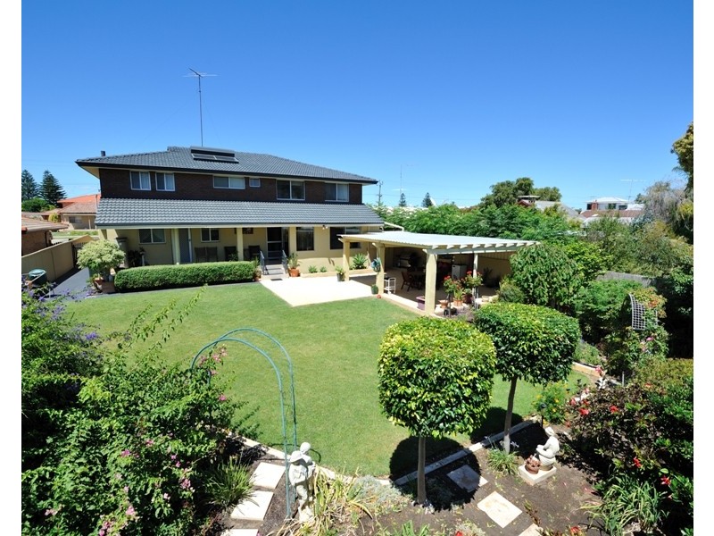 102 Penguin Road, Safety Bay WA 6169