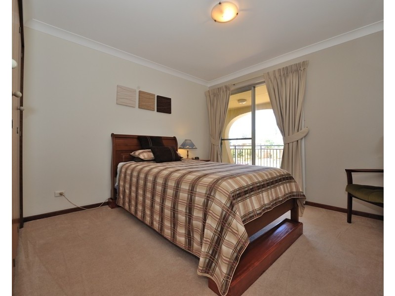 102 Penguin Road, Safety Bay WA 6169