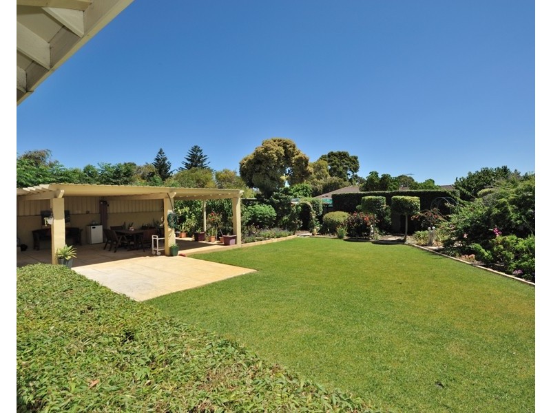 102 Penguin Road, Safety Bay WA 6169