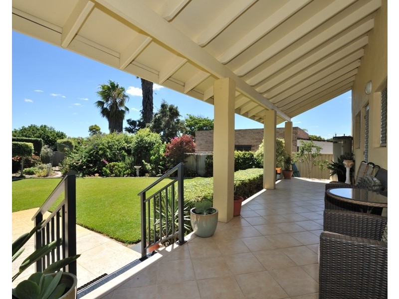 102 Penguin Road, Safety Bay WA 6169