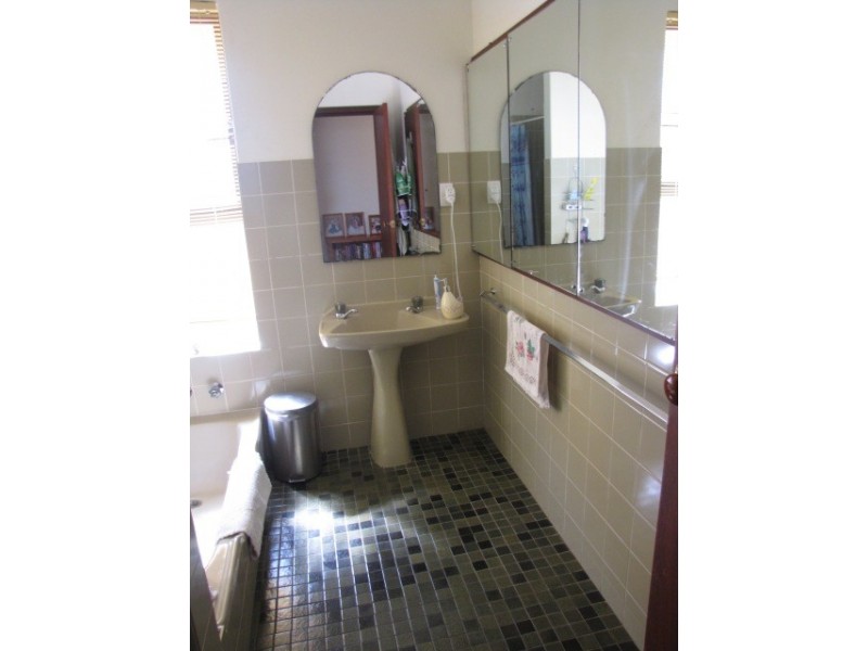 131 Gloucester Crescent, Shoalwater WA 6169