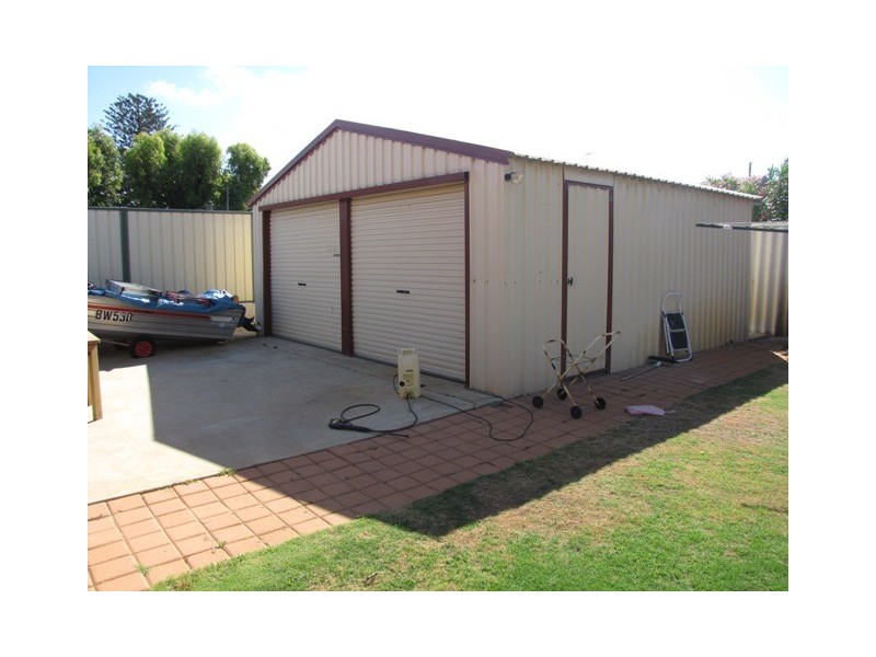 131 Gloucester Crescent, Shoalwater WA 6169