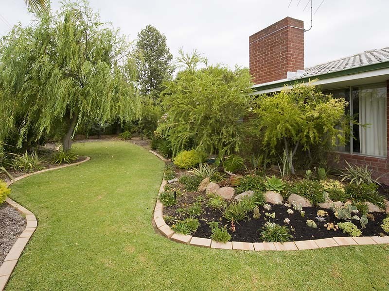 25-27 Calume Street, Hillman WA 6168