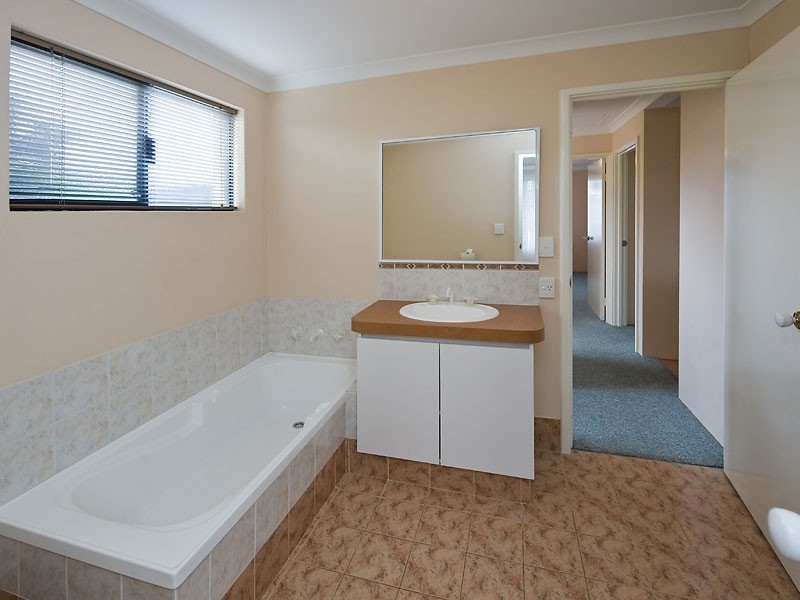 9/23 Royal Palm Drive, Warnbro WA 6169