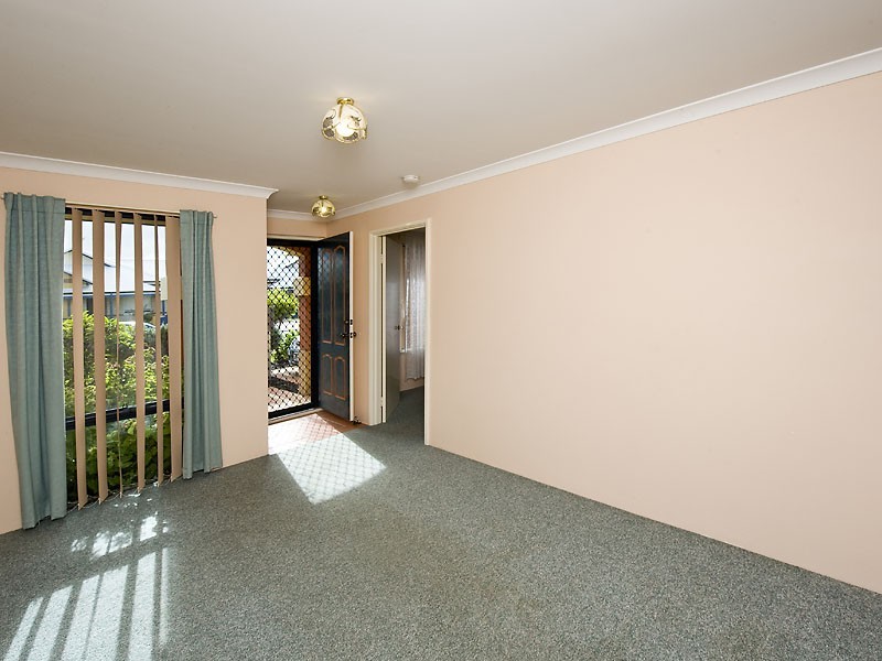9/23 Royal Palm Drive, Warnbro WA 6169