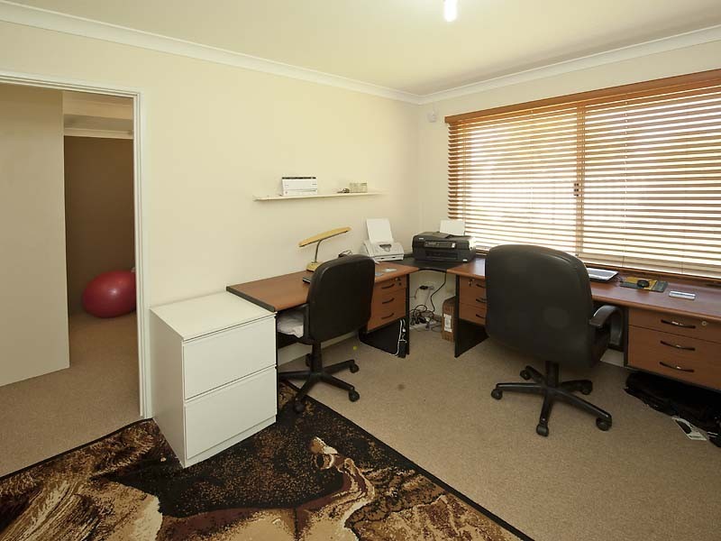 94 Montoro Drive, Port Kennedy WA 6172