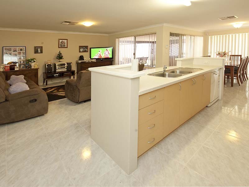 94 Montoro Drive, Port Kennedy WA 6172