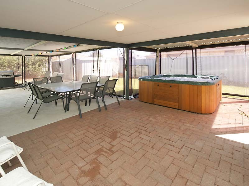 94 Montoro Drive, Port Kennedy WA 6172