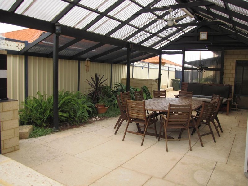 18 Sainte Maxime Avenue, Port Kennedy WA 6172