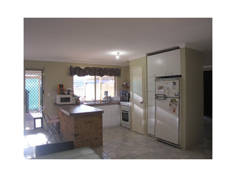 38 Menora Loop, Warnbro WA 6169