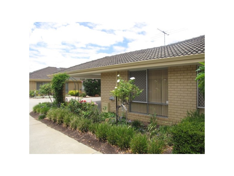 8/11 Louise Street, Rockingham WA 6168