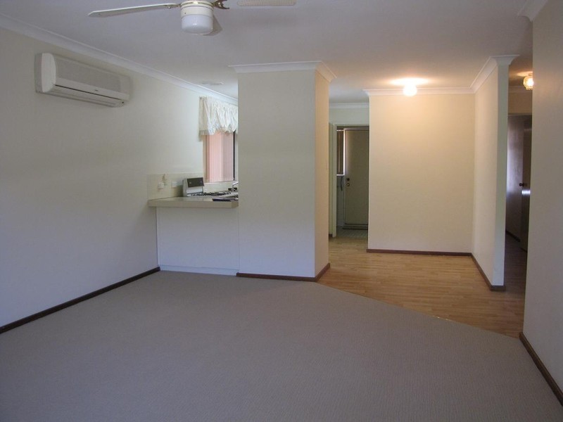 8/11 Louise Street, Rockingham WA 6168