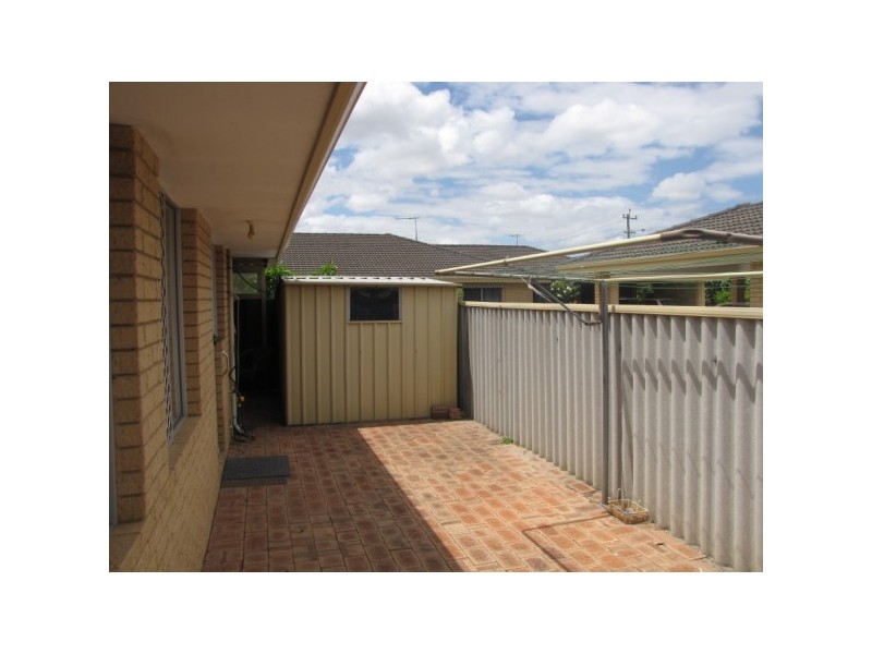 8/11 Louise Street, Rockingham WA 6168