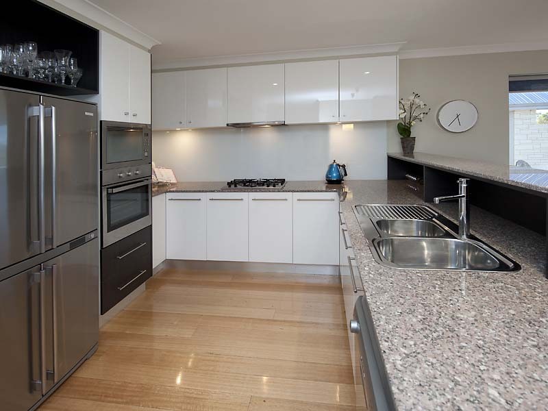 1/25 Victoria Street, Rockingham WA 6168