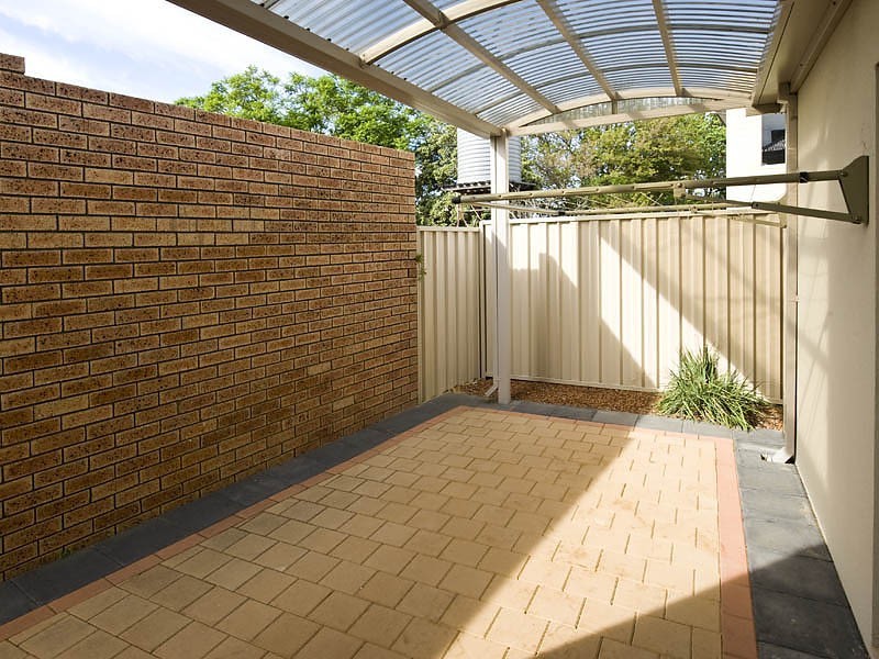 1/25 Victoria Street, Rockingham WA 6168