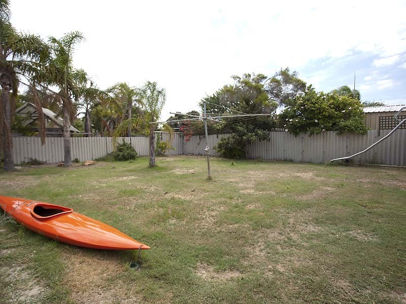 68 kurrajong Road, Safety Bay WA 6169