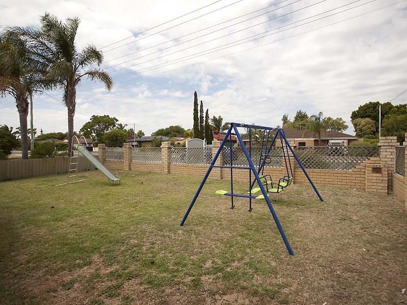 68 kurrajong Road, Safety Bay WA 6169