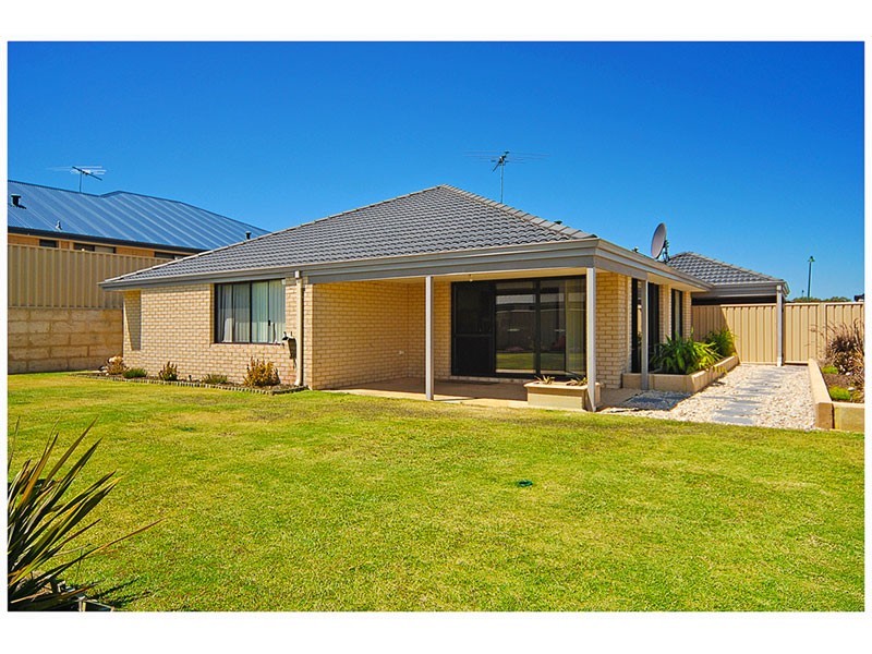 105 Ashley Road, Tapping WA 6065