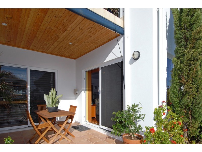 2B Hymus Street, Rockingham WA 6168