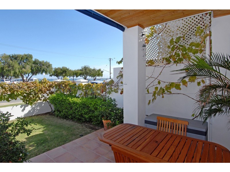 2B Hymus Street, Rockingham WA 6168