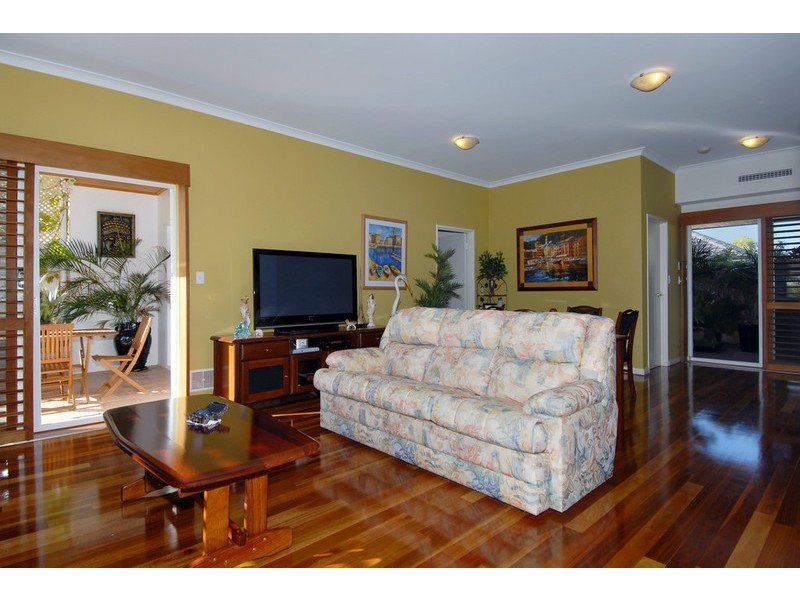 2B Hymus Street, Rockingham WA 6168