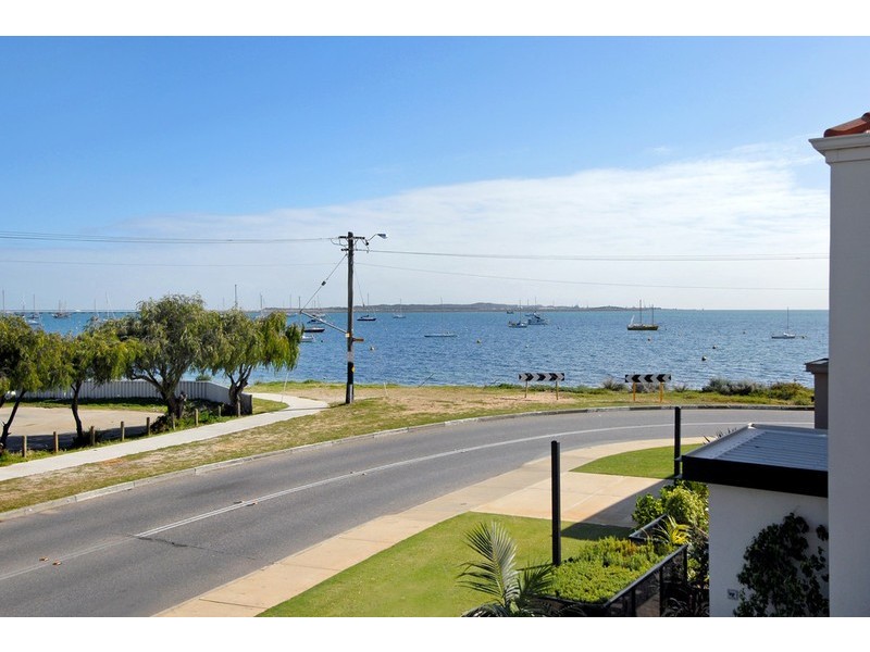 2B Hymus Street, Rockingham WA 6168