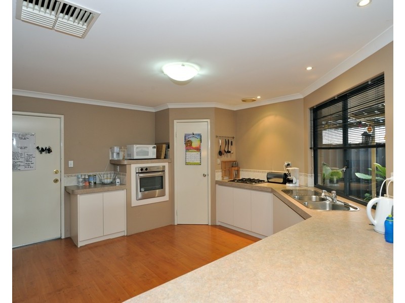 8 Trevino Drive, Port Kennedy WA 6172