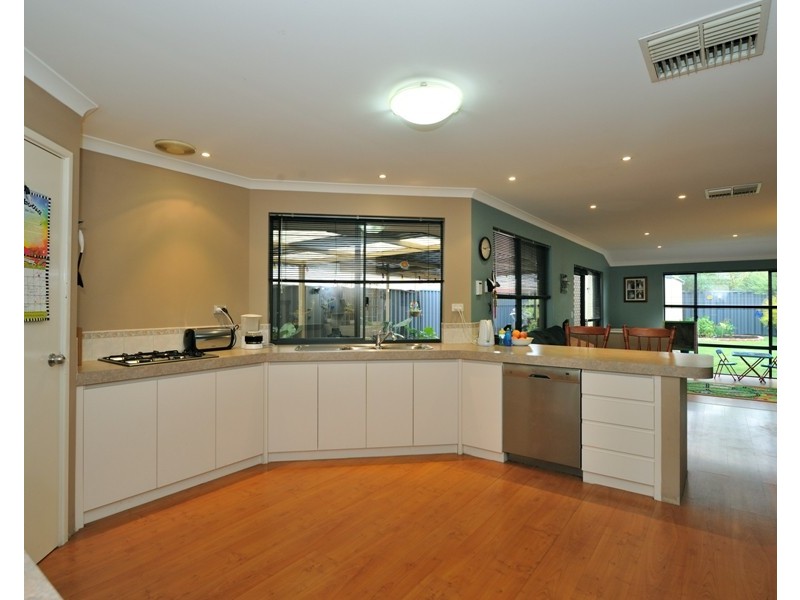 8 Trevino Drive, Port Kennedy WA 6172